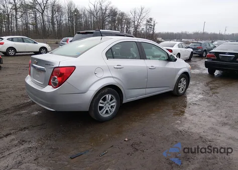 2014 Chevrolet Sonic Lt Auto z USA, uszkodzony, nr VIN 1G1JC5SH8E4105017